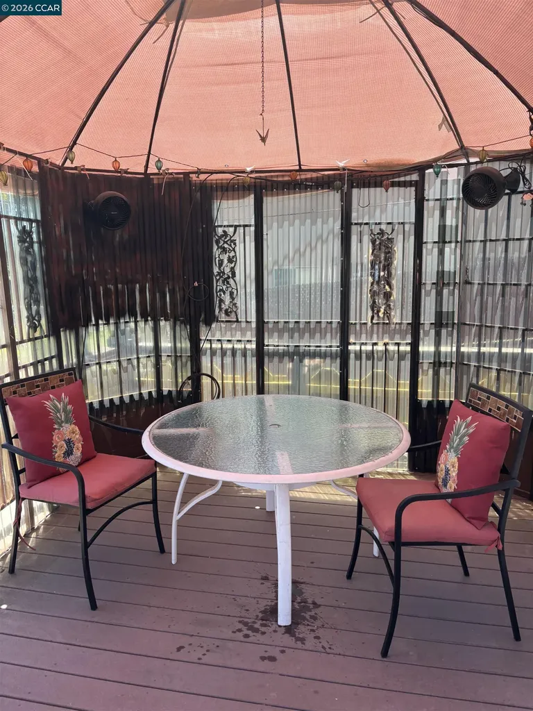 694 Renfrew Road El Sobrante CA 94803