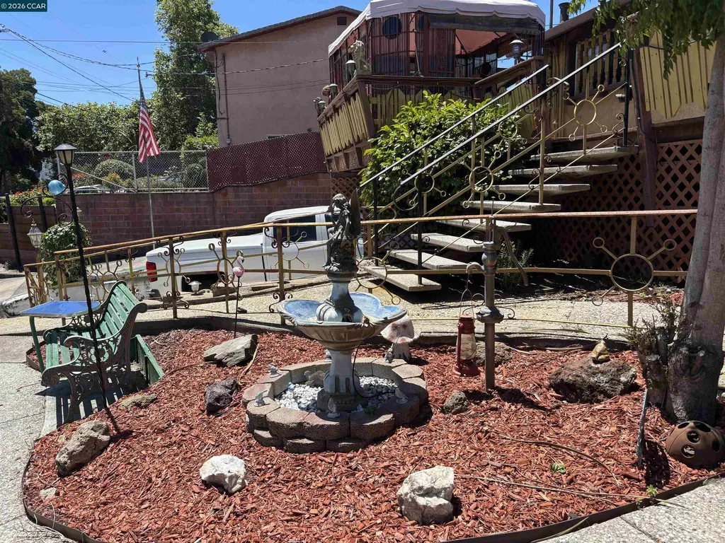 694 Renfrew Road El Sobrante CA 94803