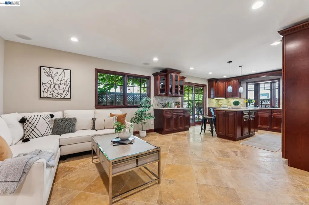 1501 8th Street Alameda CA 94501