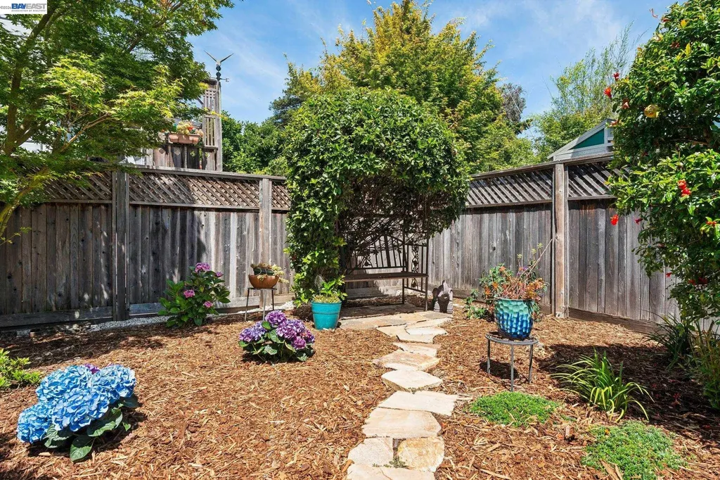 1501 8th Street Alameda CA 94501