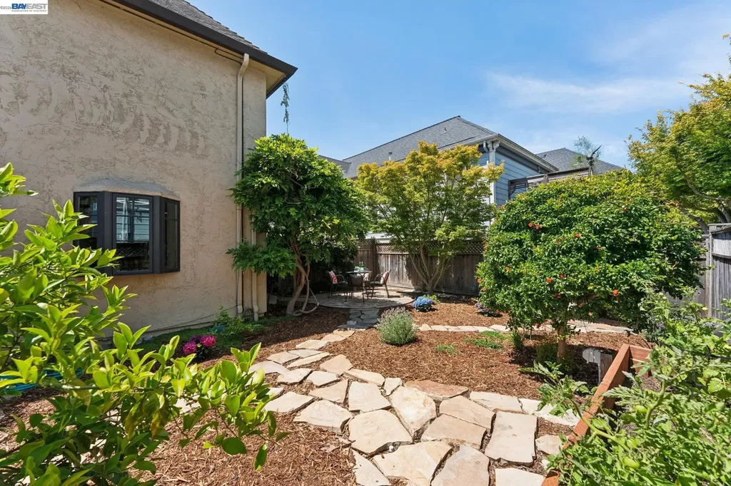 1501 8th Street Alameda CA 94501