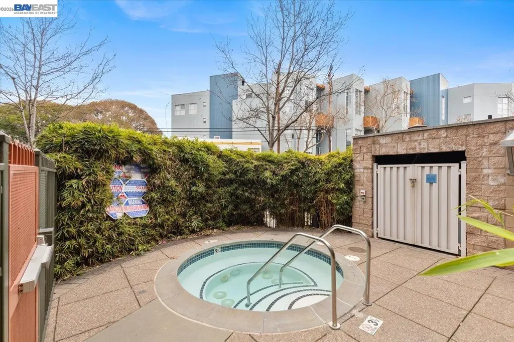 1121 40th Street Emeryville CA 94608