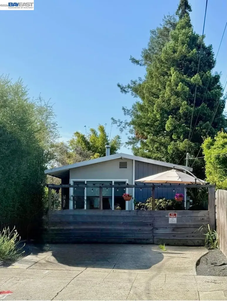 1536 Carleton Street Berkeley CA 94703
