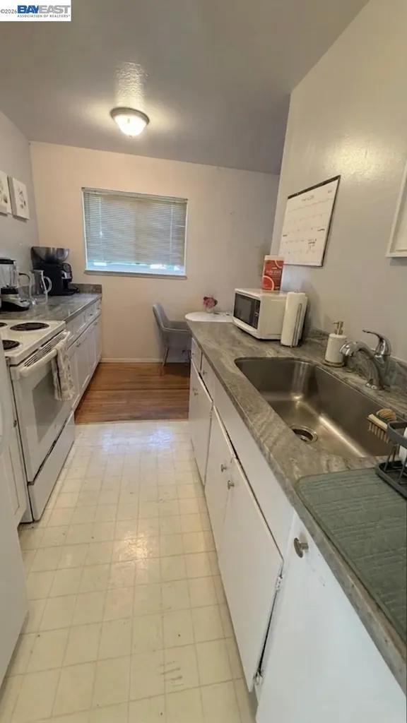 1536 Carleton Street Berkeley CA 94703