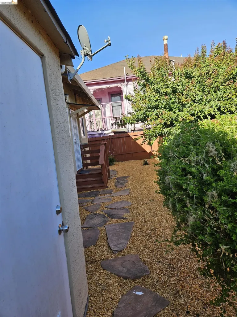 1804 Derby Street Berkeley CA 94703