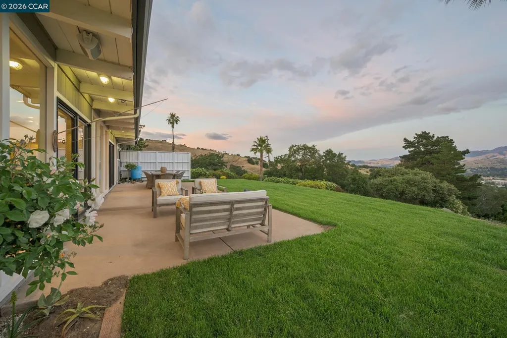 101 Hillcroft Way Walnut Creek CA 94597