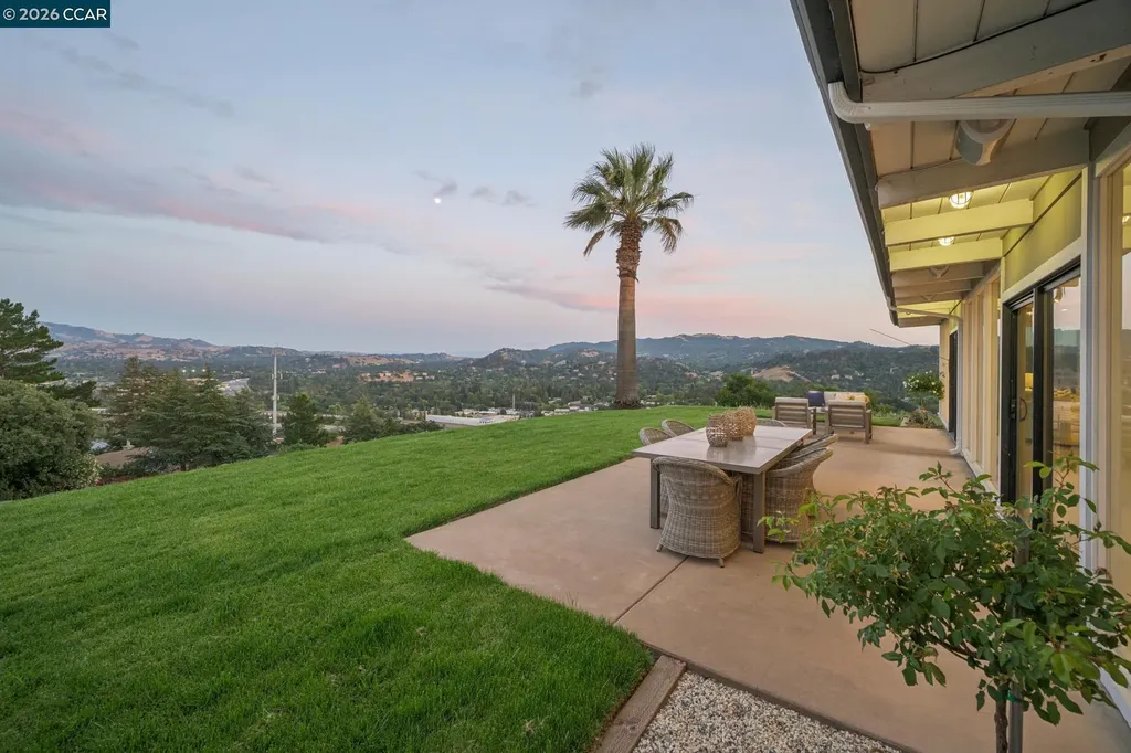 101 Hillcroft Way Walnut Creek CA 94597