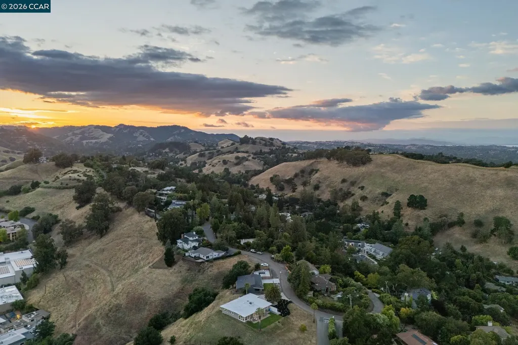 101 Hillcroft Way Walnut Creek CA 94597
