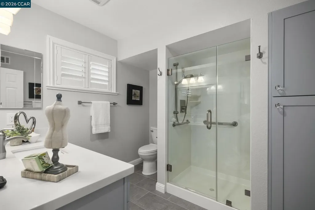 1100 Singinqwood Walnut Creek CA 94595
