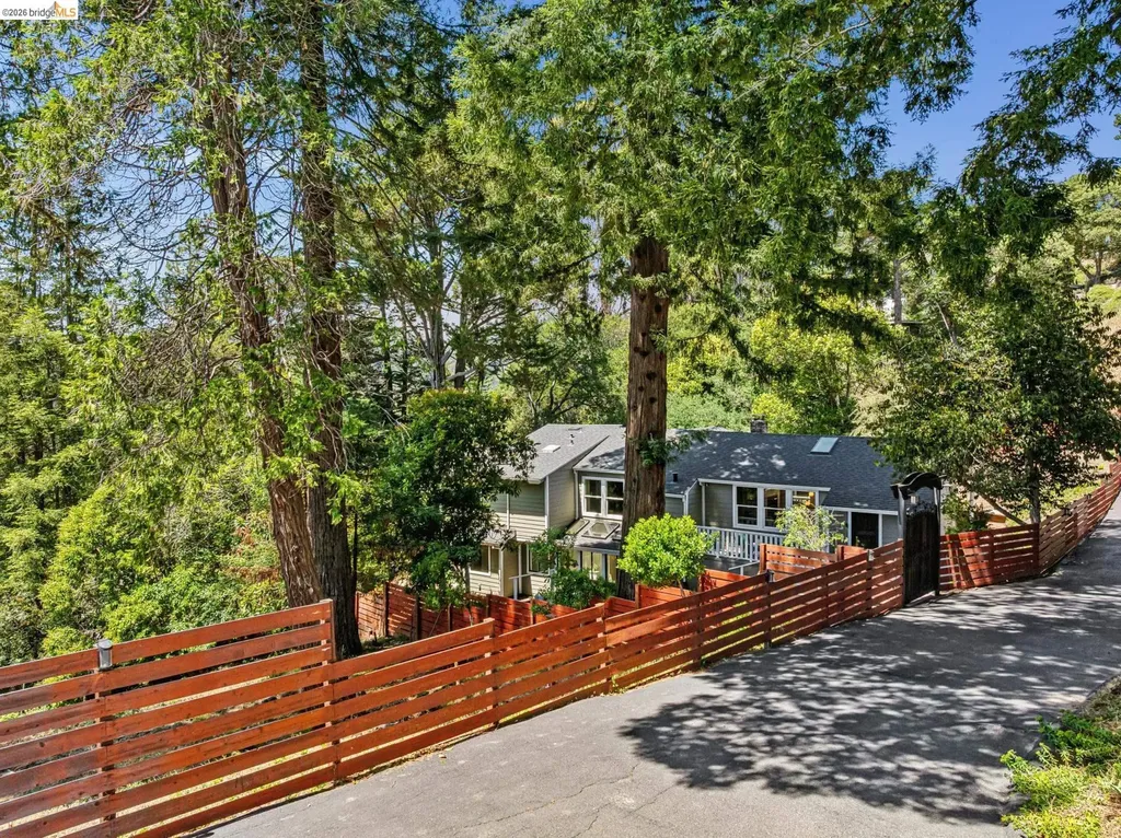 6281 Aspinwall Road Oakland CA 94611