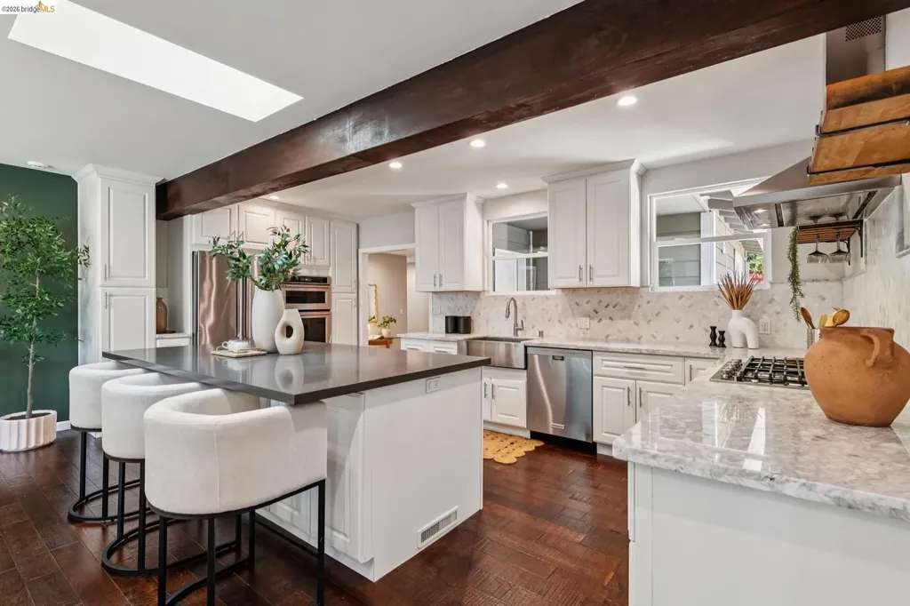 6281 Aspinwall Road Oakland CA 94611