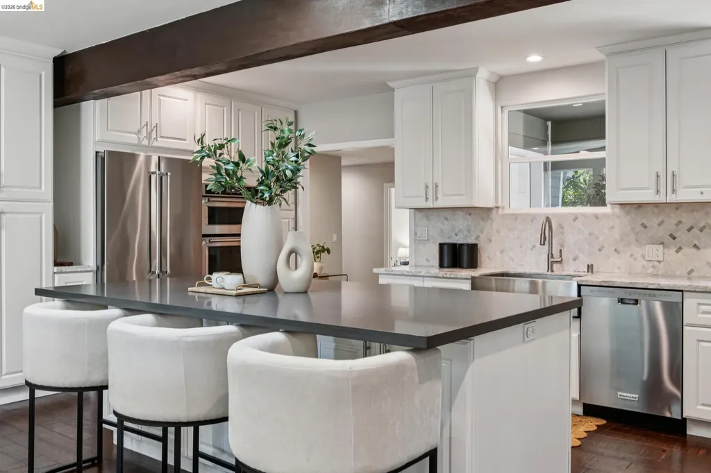 6281 Aspinwall Road Oakland CA 94611