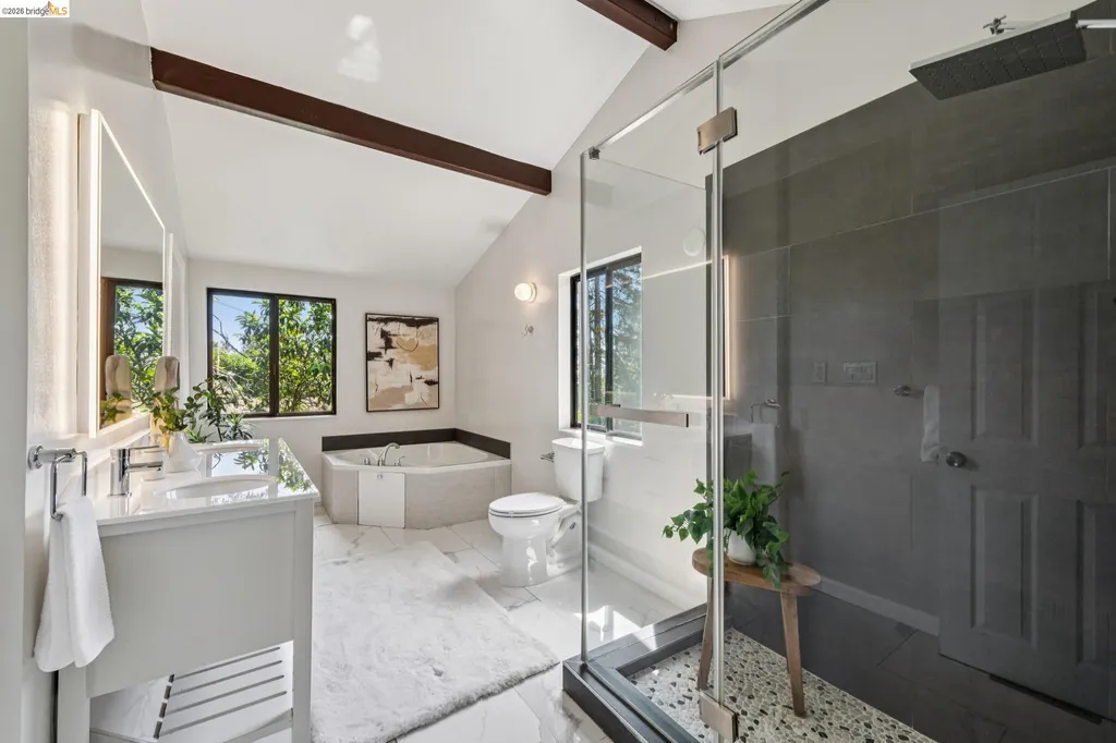 6281 Aspinwall Road Oakland CA 94611