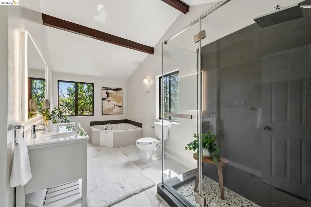 6281 Aspinwall Road Oakland CA 94611