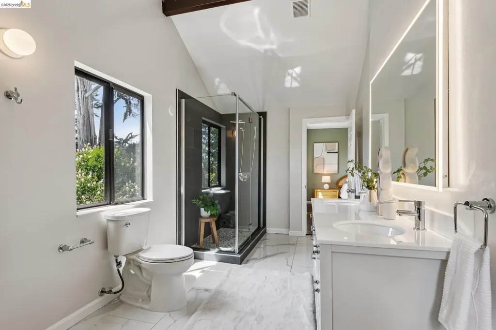 6281 Aspinwall Road Oakland CA 94611
