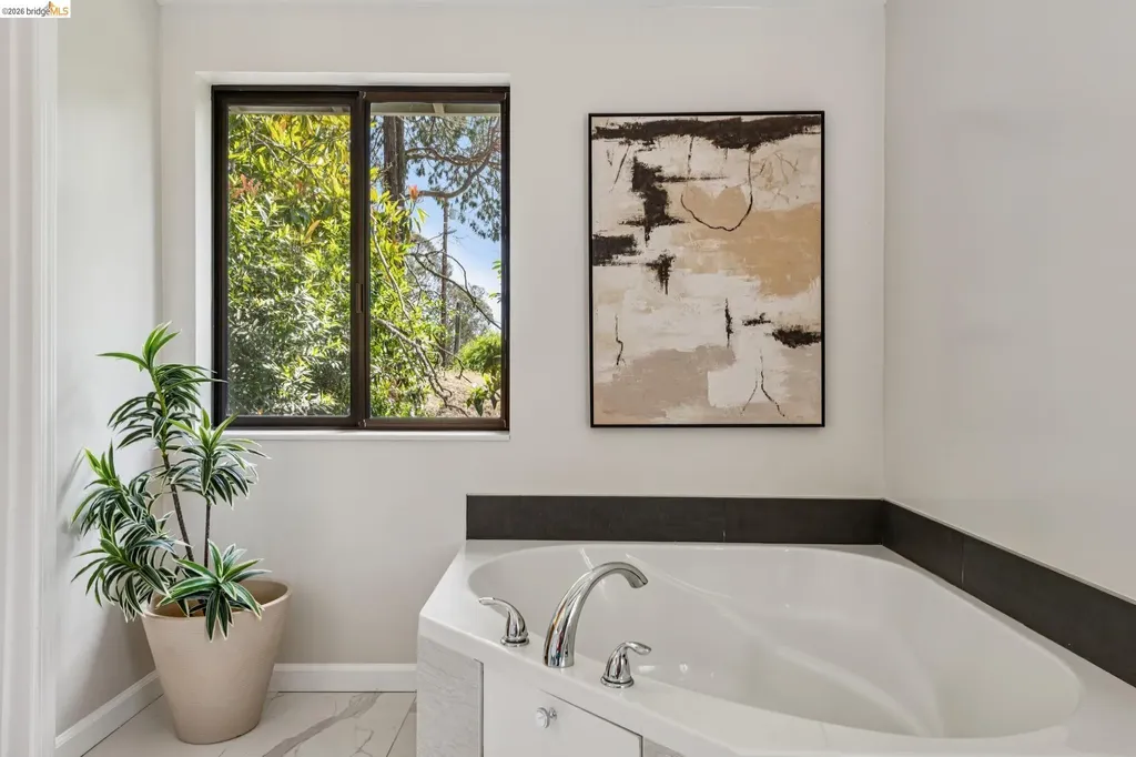 6281 Aspinwall Road Oakland CA 94611