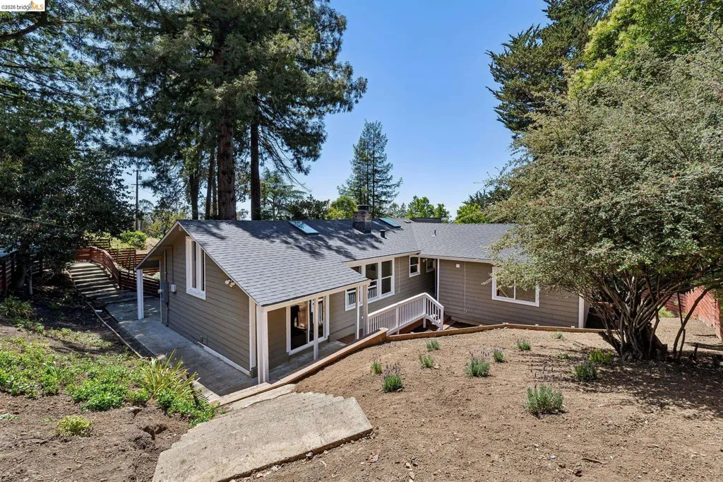 6281 Aspinwall Road Oakland CA 94611
