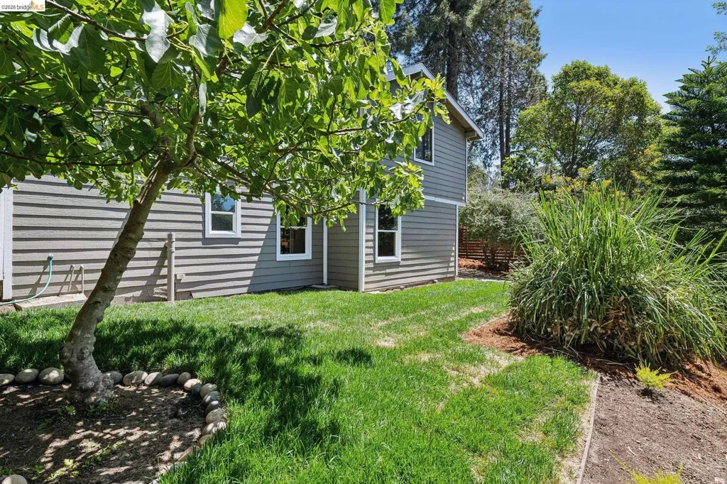 6281 Aspinwall Road Oakland CA 94611