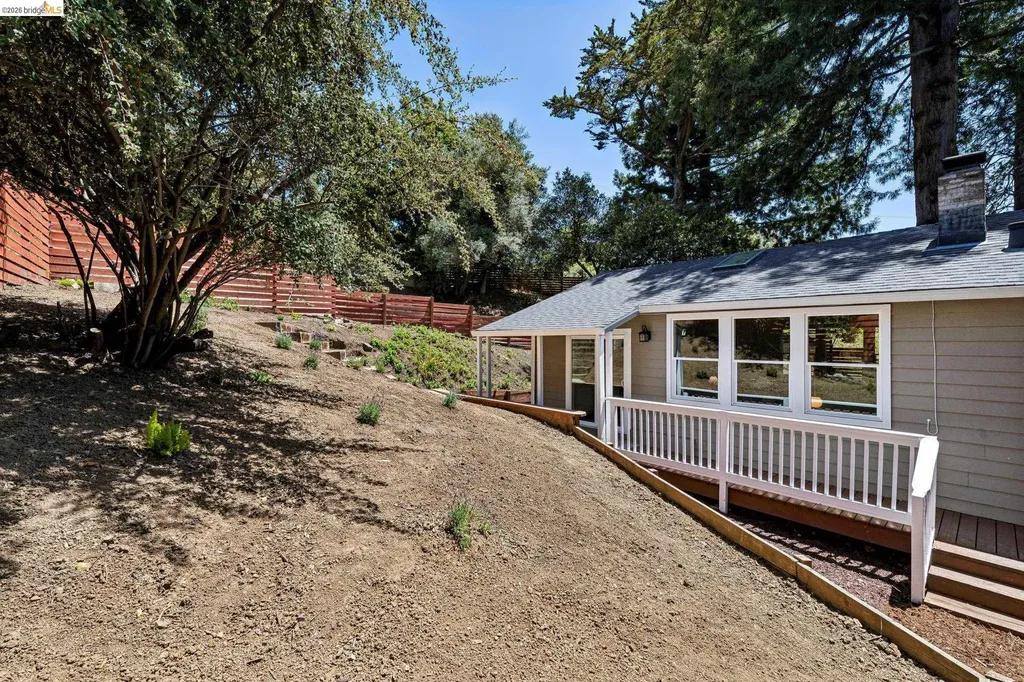 6281 Aspinwall Road Oakland CA 94611