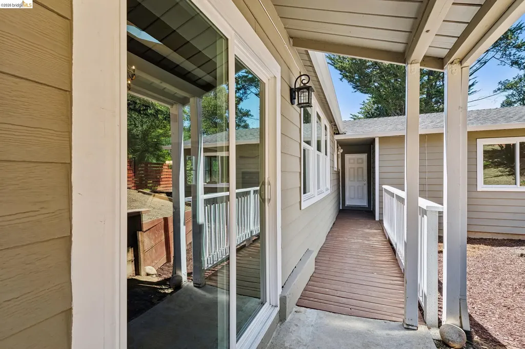 6281 Aspinwall Road Oakland CA 94611