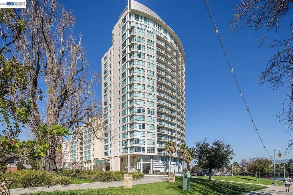 1 Lakeside Drive Oakland CA 94612