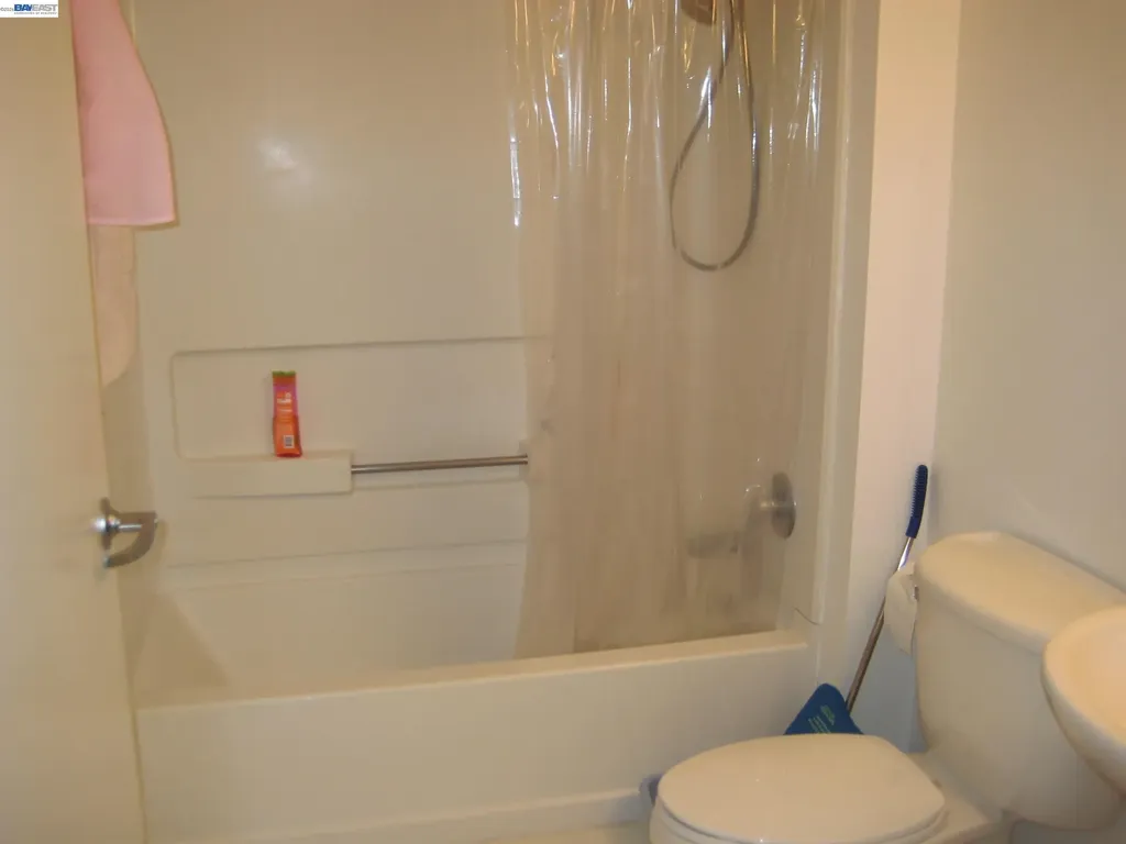 1 Lakeside Drive Oakland CA 94612