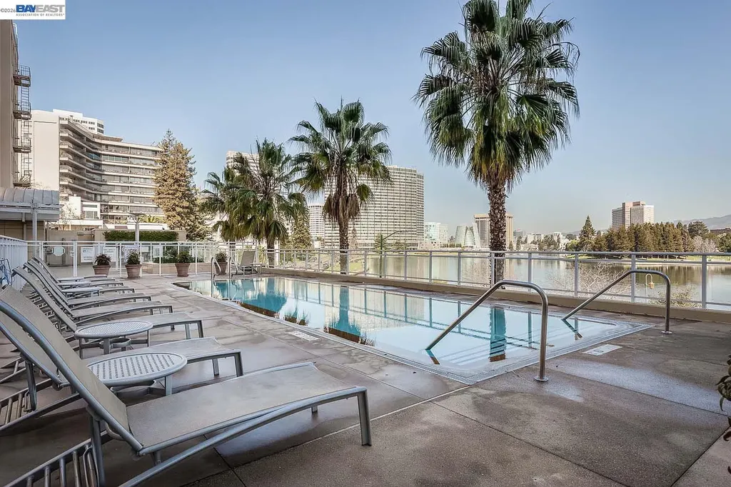 1 Lakeside Drive Oakland CA 94612