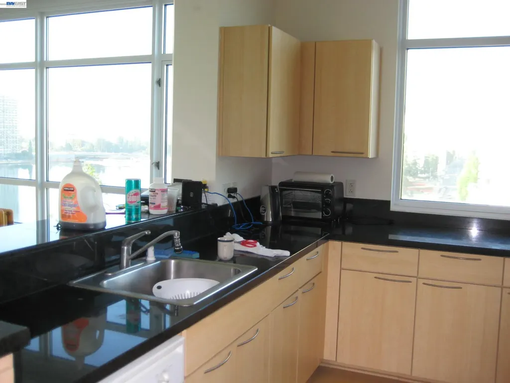 1 Lakeside Drive Oakland CA 94612