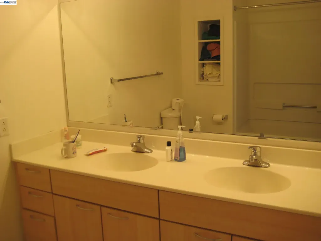 1 Lakeside Drive Oakland CA 94612