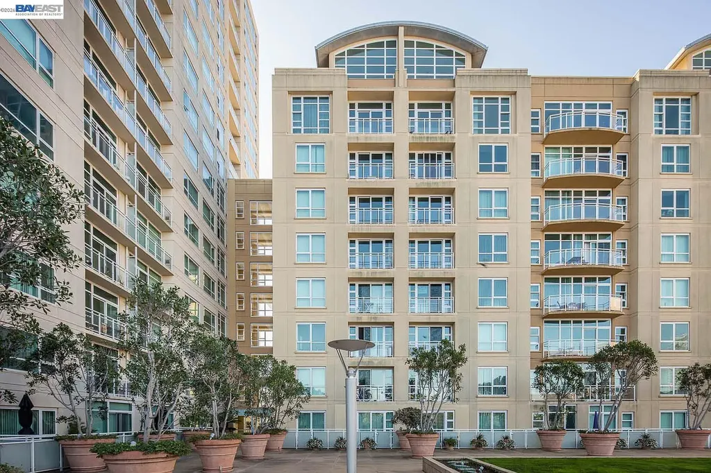 1 Lakeside Drive Oakland CA 94612