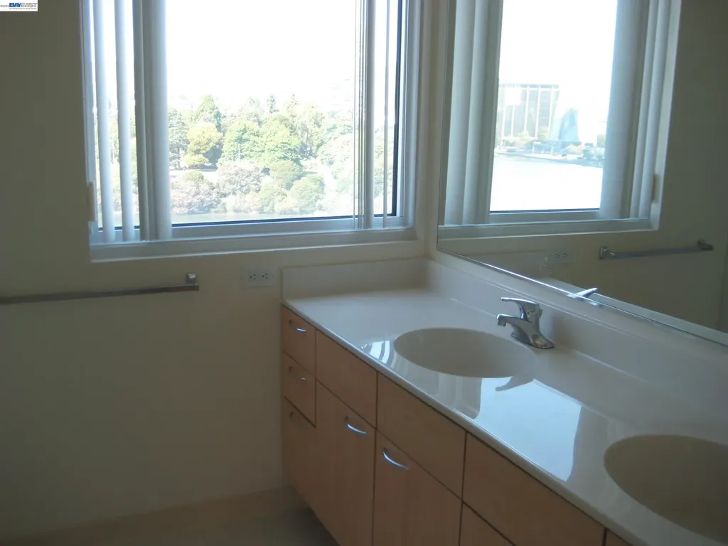 1 Lakeside Drive Oakland CA 94612