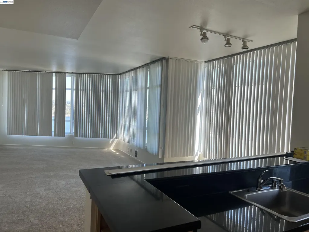 1 Lakeside Drive Oakland CA 94612