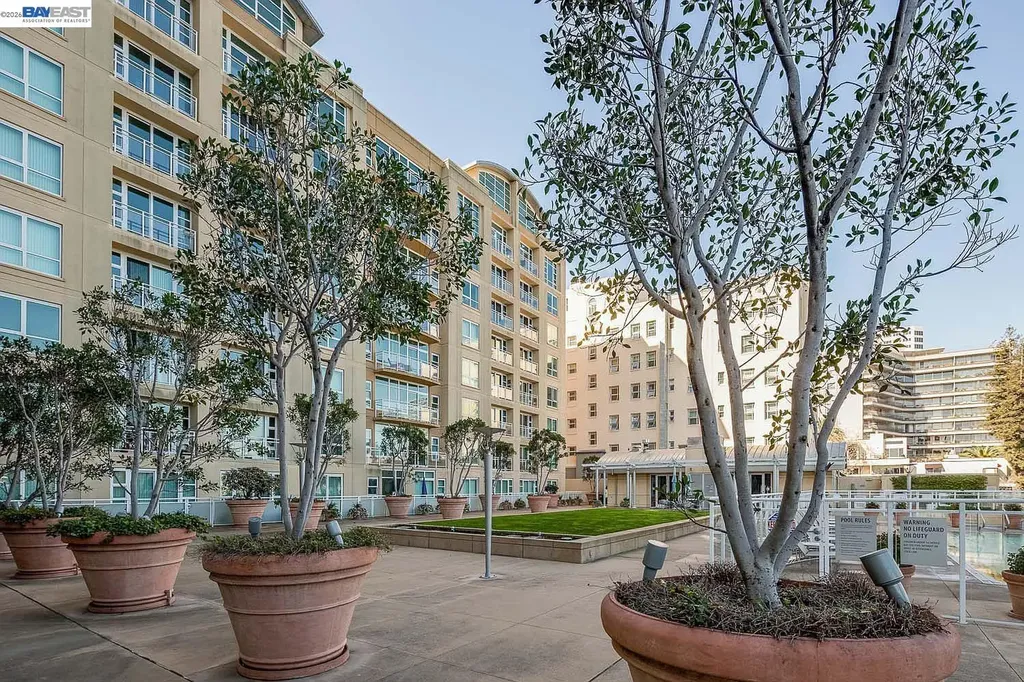 1 Lakeside Drive Oakland CA 94612