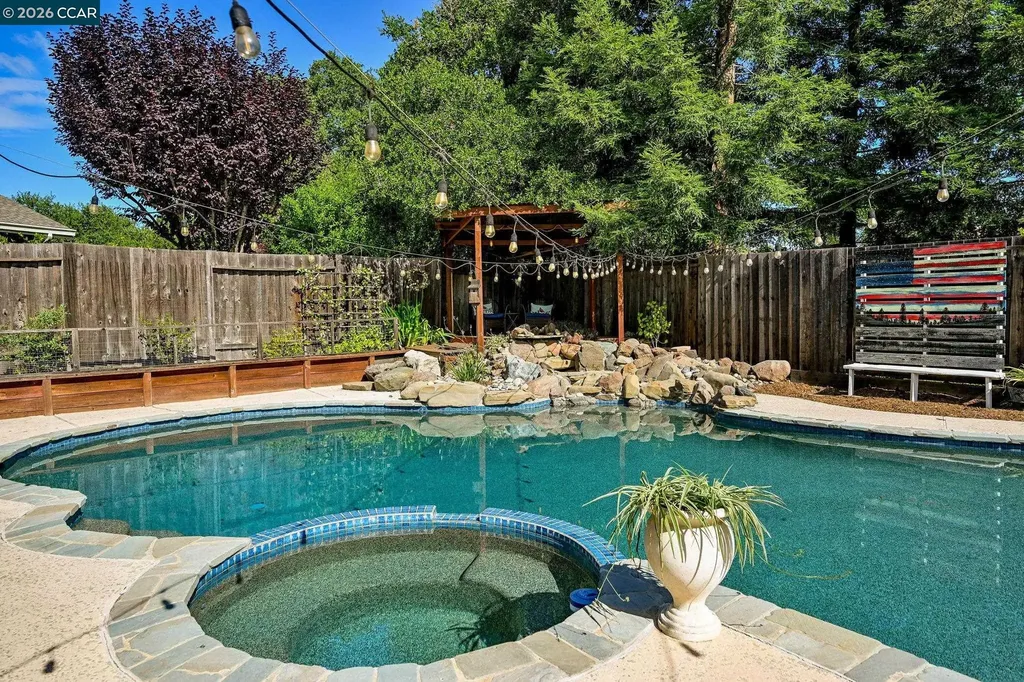 151 Blue Canyon Way Martinez CA 94553
