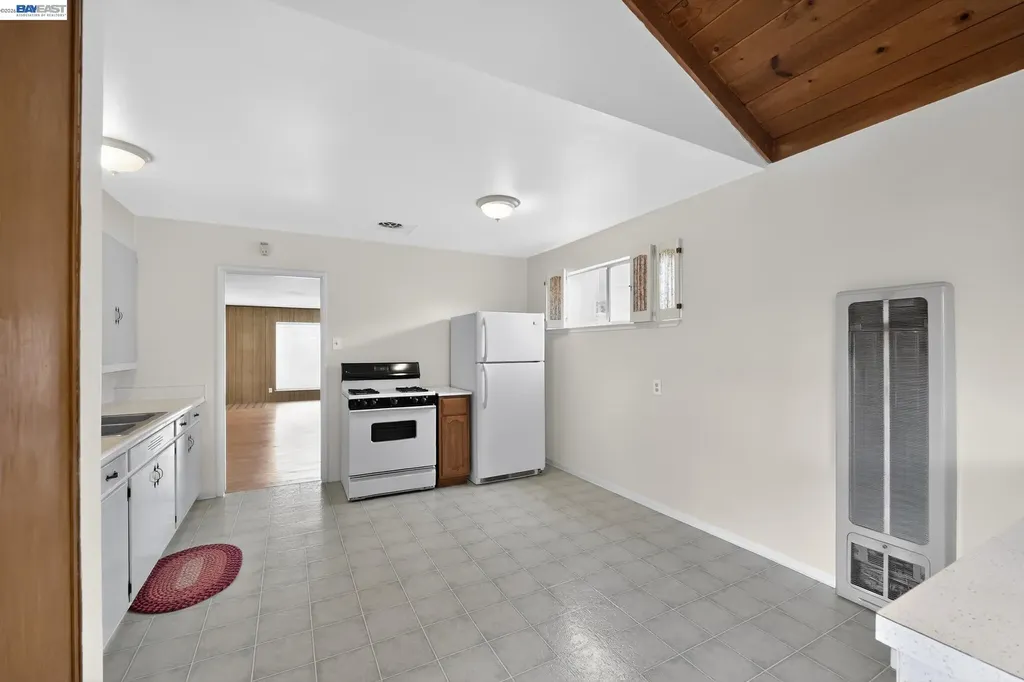 14562 Juniper Street San Leandro CA 94579