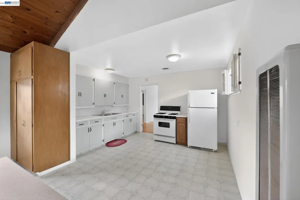 14562 Juniper Street San Leandro CA 94579