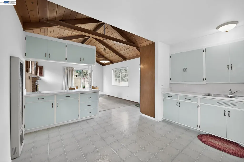 14562 Juniper Street San Leandro CA 94579
