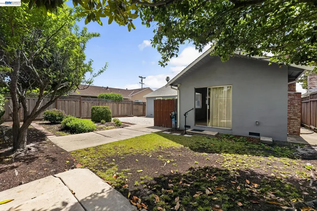 14562 Juniper Street San Leandro CA 94579
