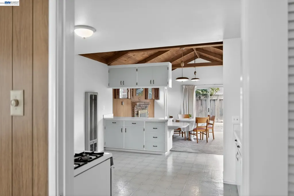 14562 Juniper Street San Leandro CA 94579