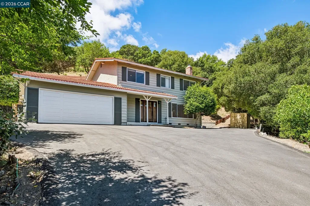 486 Butterfield Place Moraga CA 94556