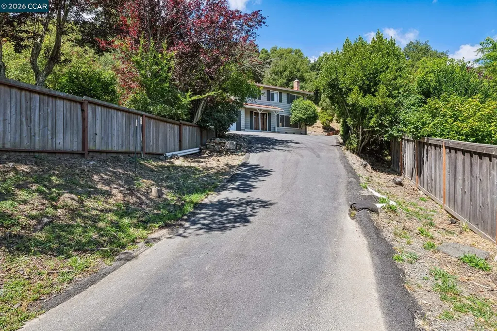 486 Butterfield Place Moraga CA 94556