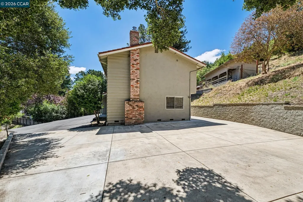 486 Butterfield Place Moraga CA 94556