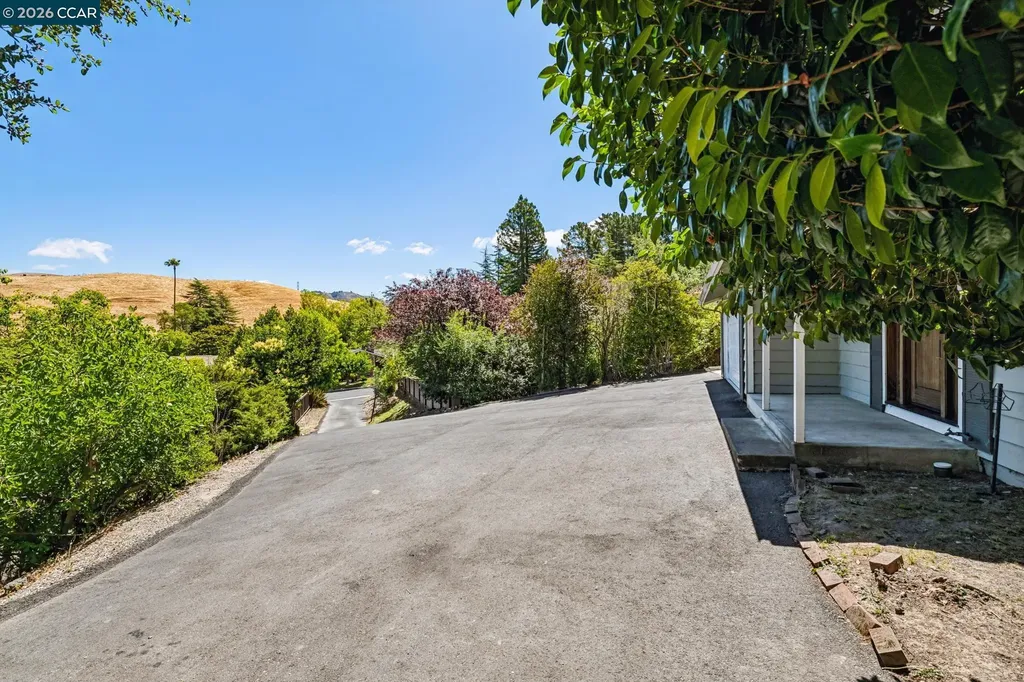 486 Butterfield Place Moraga CA 94556