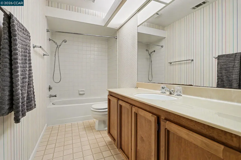 5762 Cutter Loop Discovery Bay CA 94505