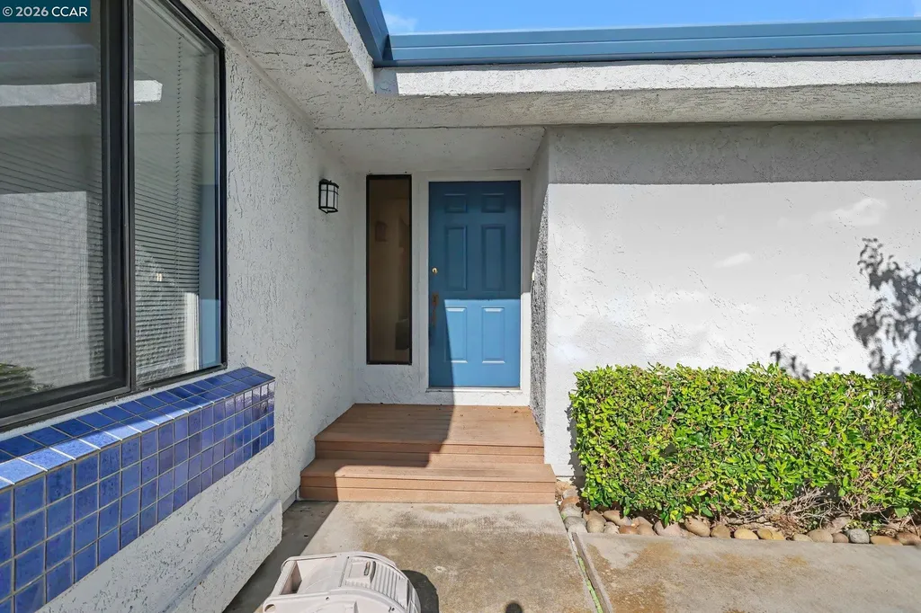 5762 Cutter Loop Discovery Bay CA 94505