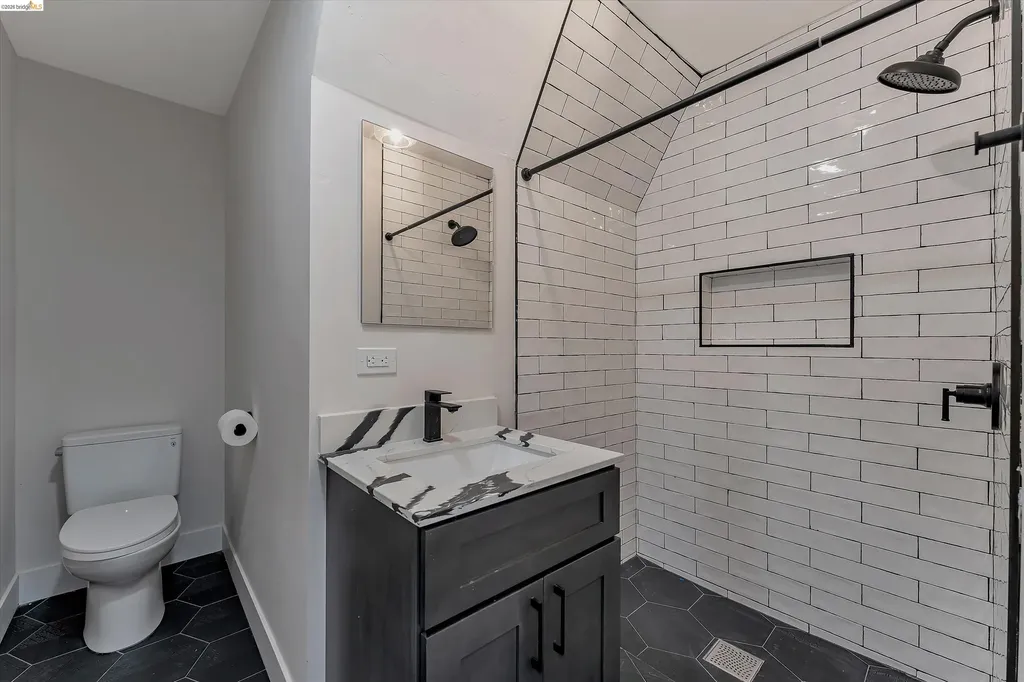 2804 Adeline Street Oakland CA 94608