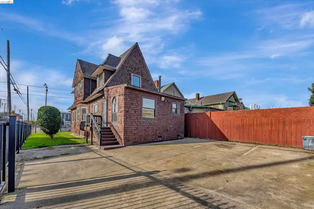 2804 Adeline Street Oakland CA 94608