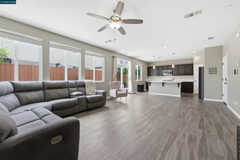 300 Coolcrest Drive Oakley CA 94561