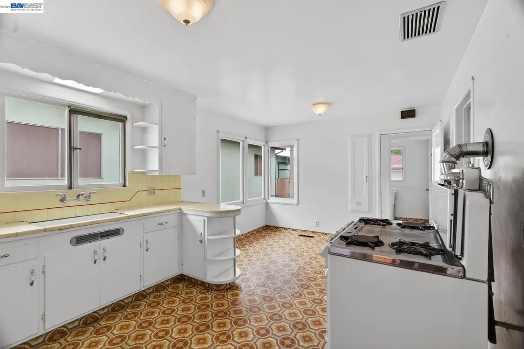519 Maud Avenue San Leandro CA 94577