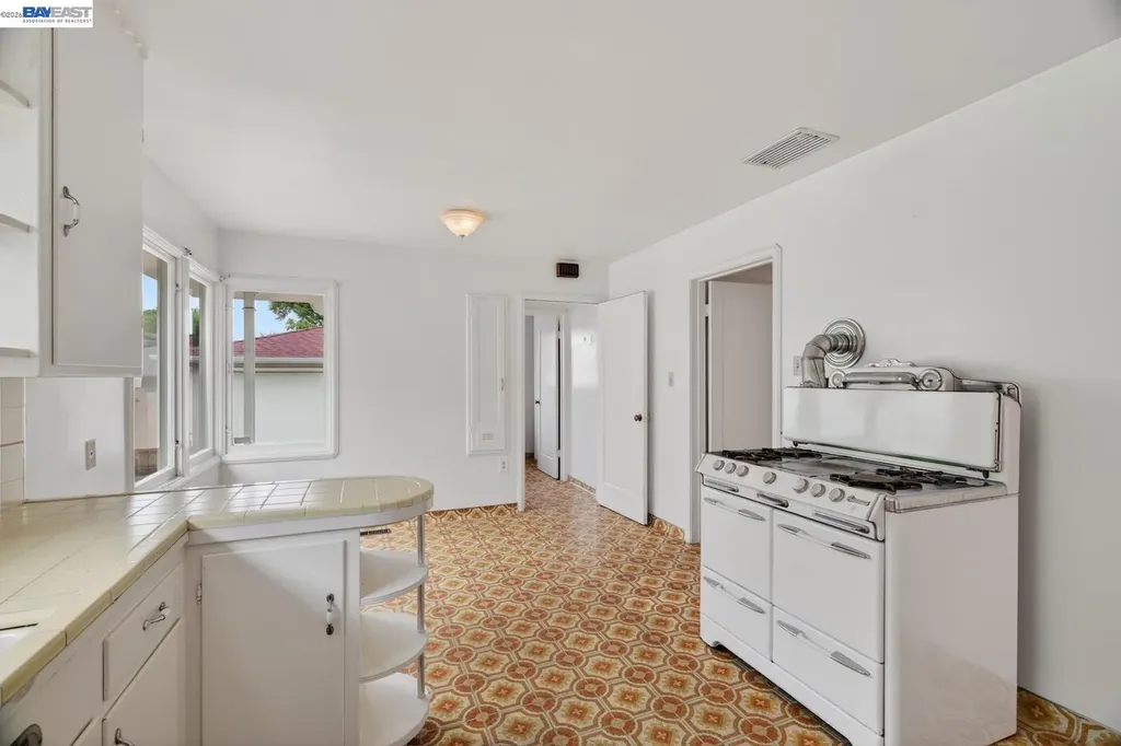 519 Maud Avenue San Leandro CA 94577